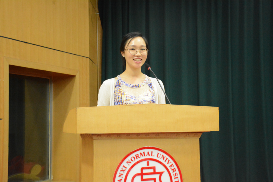 教师代表蔡春芳老师发言