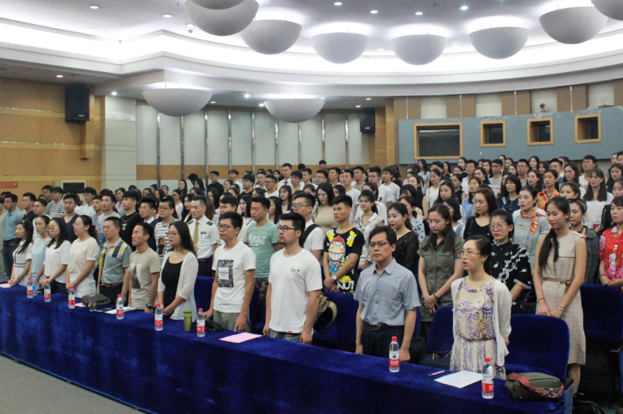 毕业证书颁发仪式现场