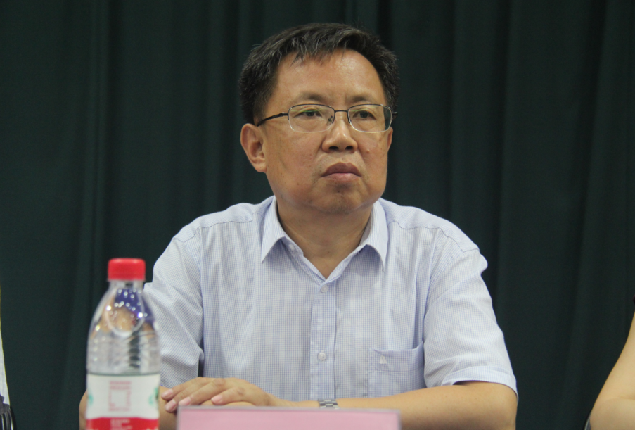 副董事长王云出席毕业证书颁发仪式